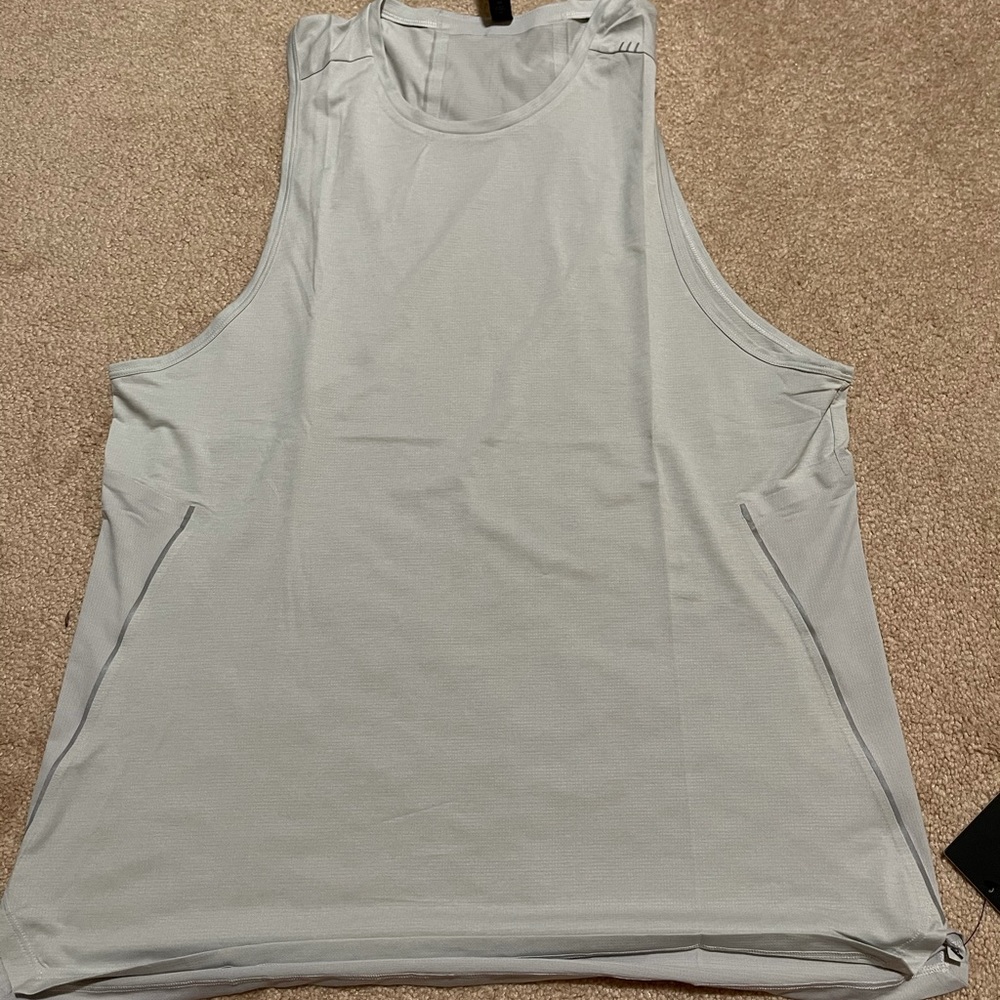 Lululemon men’s tank